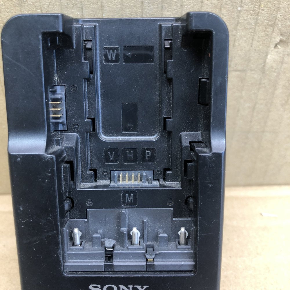 Sony BC-QM1 Compact Charger for InfoLITHIUM M Series Batteries USB Port