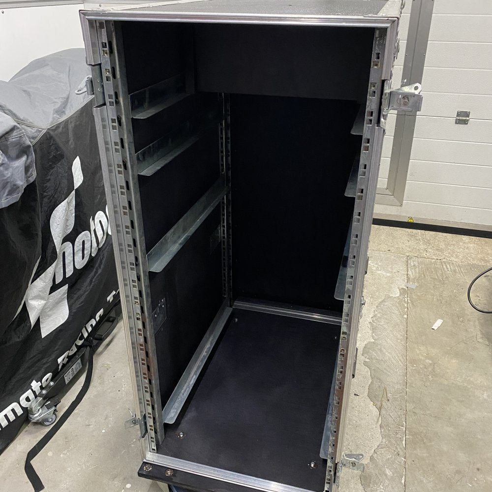Professional 19-Inch Rack Flight Case ProRack w/Wheels & Lid Removable