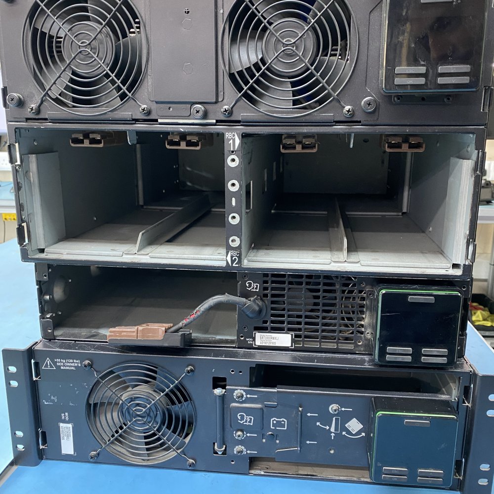 Rack-Mount UPS Bundle APC SRT10KRMXLI 5KRMXLI 3000RMXLI High Efficiency