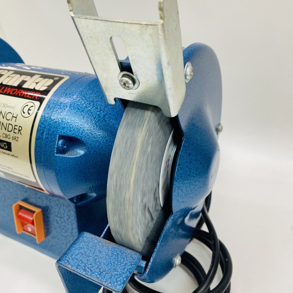Professional Bench Grinder Clarke CBG 6RZ 240V UK Plug 150mm Twin-Wheel