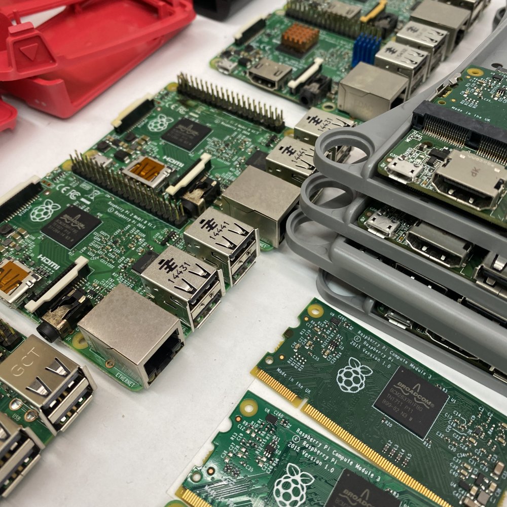 Versatile Raspberry Pi Compute Module IoT Kit 3 CM3 SATA & Wi-Fi
