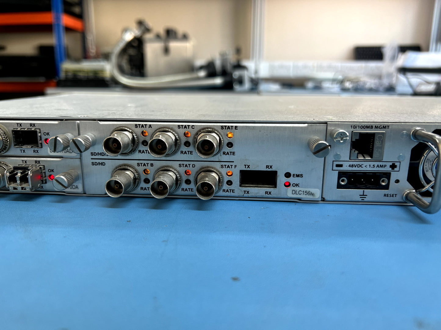 Professional DigiLink DL4000 Media Platform Chassis 4-Slot Fiber Hub