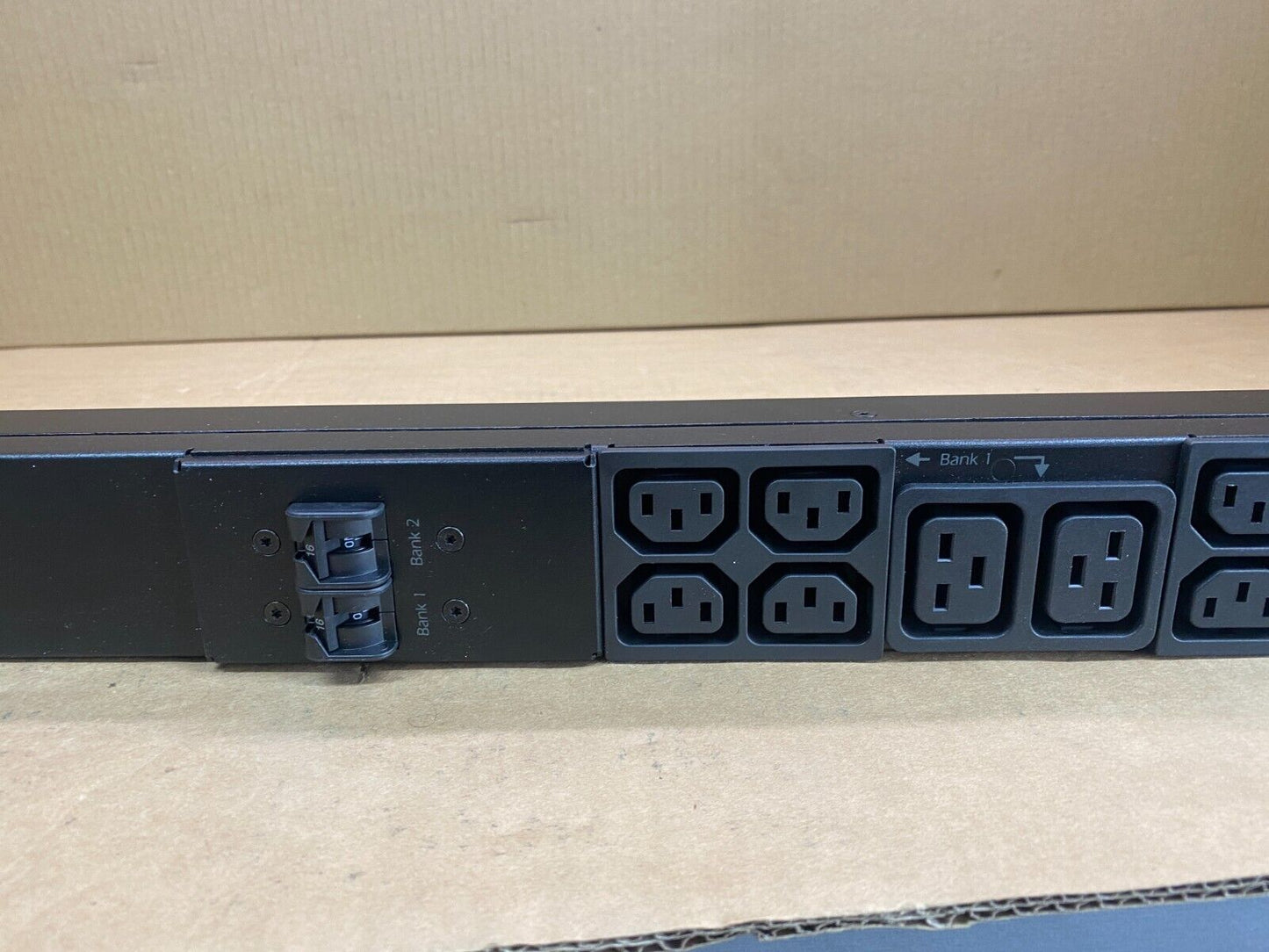 Industrial Metered Rack PDU Schneider APC AP8886 32A 22kW ZeroU 42 Outlets