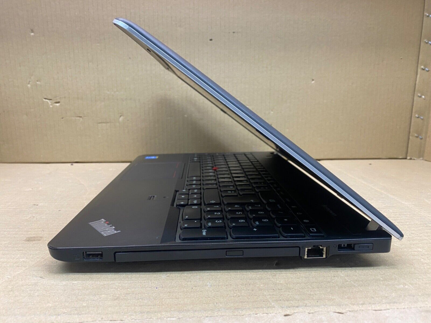 Lenovo ThinkPad E540 Laptop i5-4200M 12GB RAM 446GB SSD Win 11 Pro, Key Fault