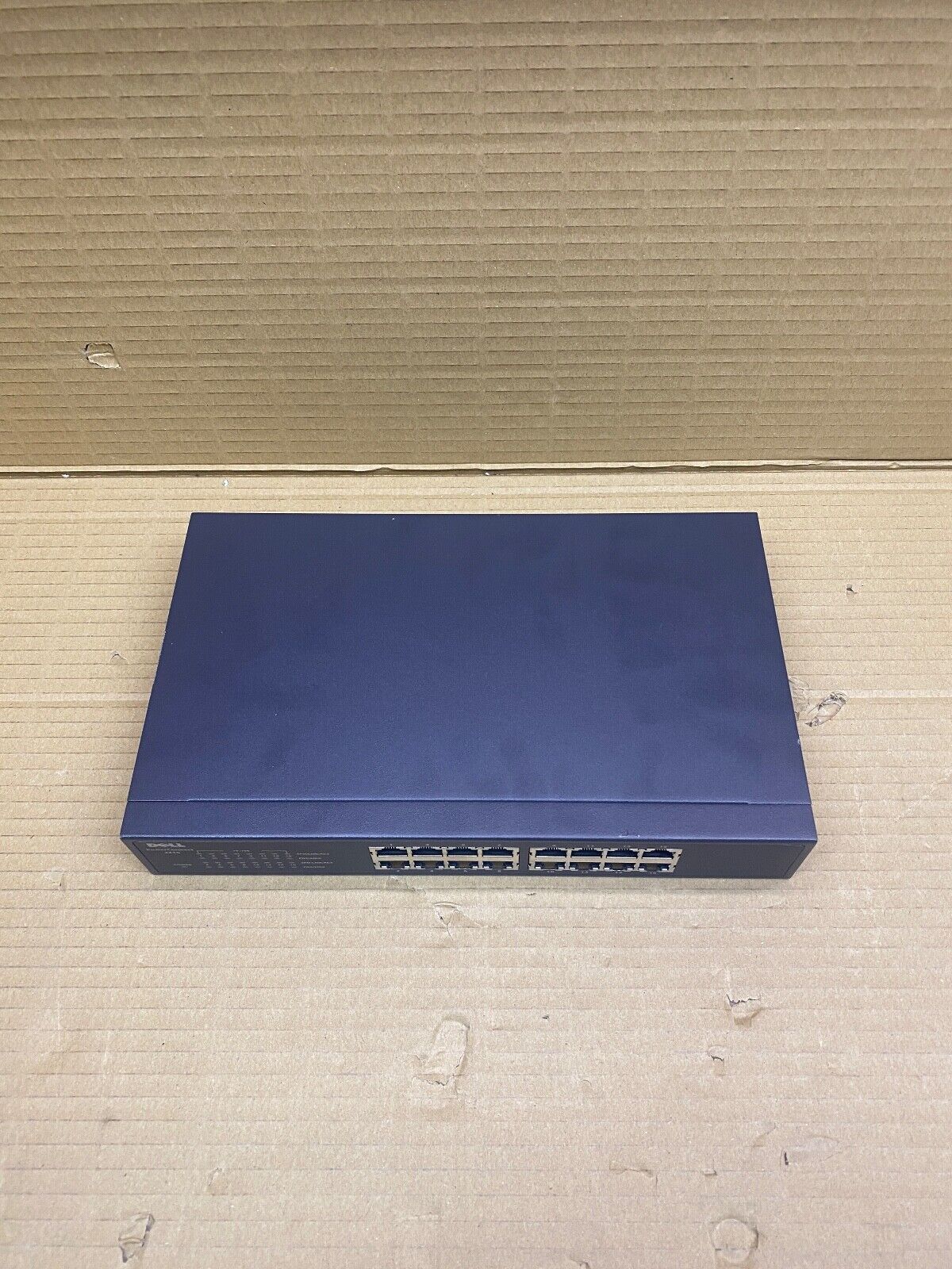 Dell PowerConnect 2216 16-Port Unmanaged Ethernet Switch Rack-Mount