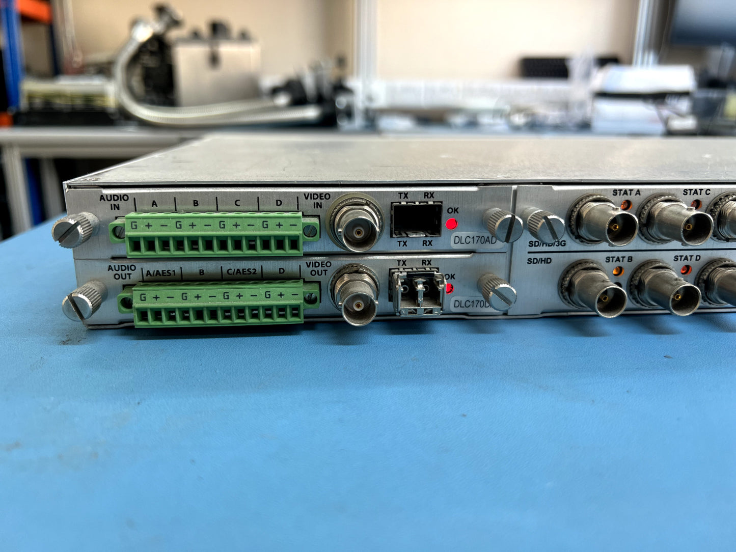 Professional DigiLink DL4000 Media Platform Chassis 4-Slot Fiber Hub