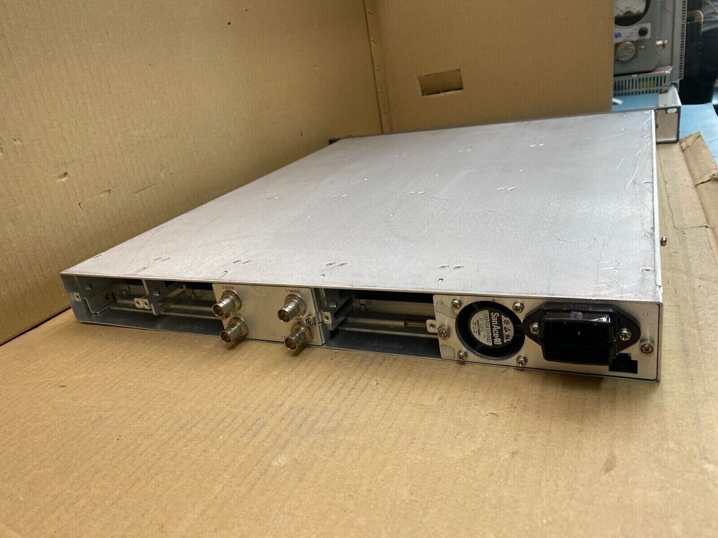 Broadcast Multi-Format SD HD 3G Signal Generator Tektronix TG700 SDI