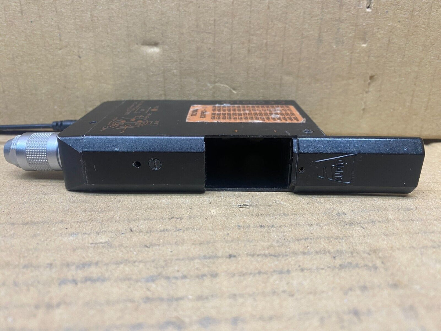 Wireless Audio Transmitter TX2040 Infrared Remote 470-1000MHz 50mW Unit