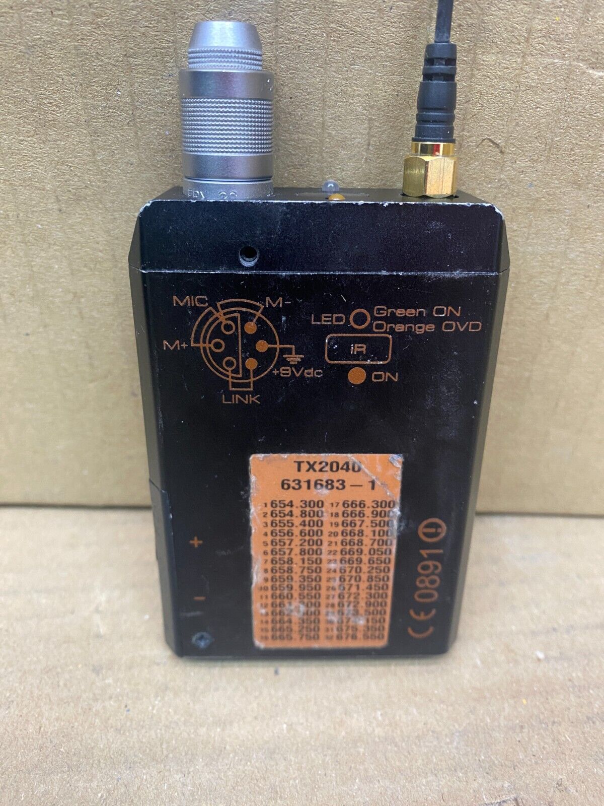 Wireless Audio Transmitter TX2040 Infrared Remote 470-1000MHz 50mW Unit