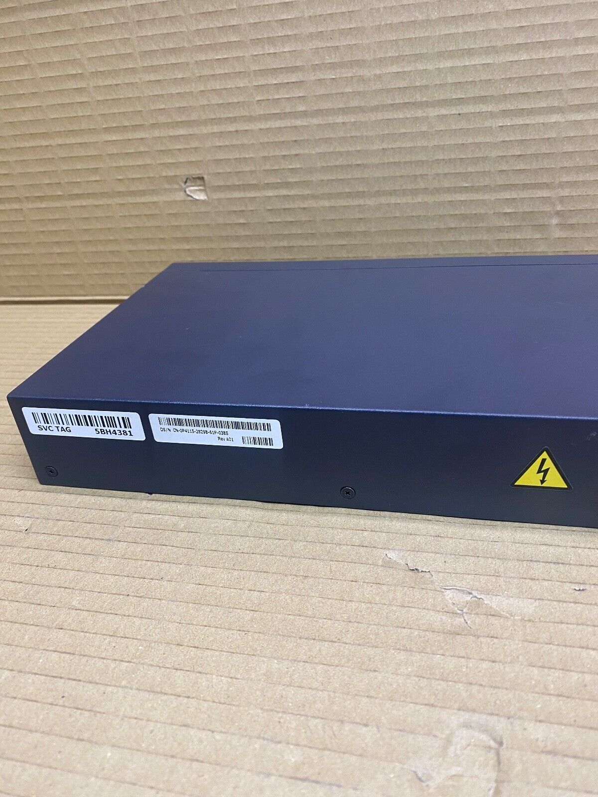 Dell PowerConnect 2216 16-Port Unmanaged Ethernet Switch Rack-Mount