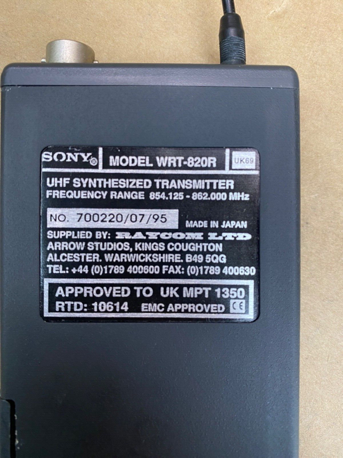 Professional UHF Synthesized Audio Transmitter Sony WRT-820 Black