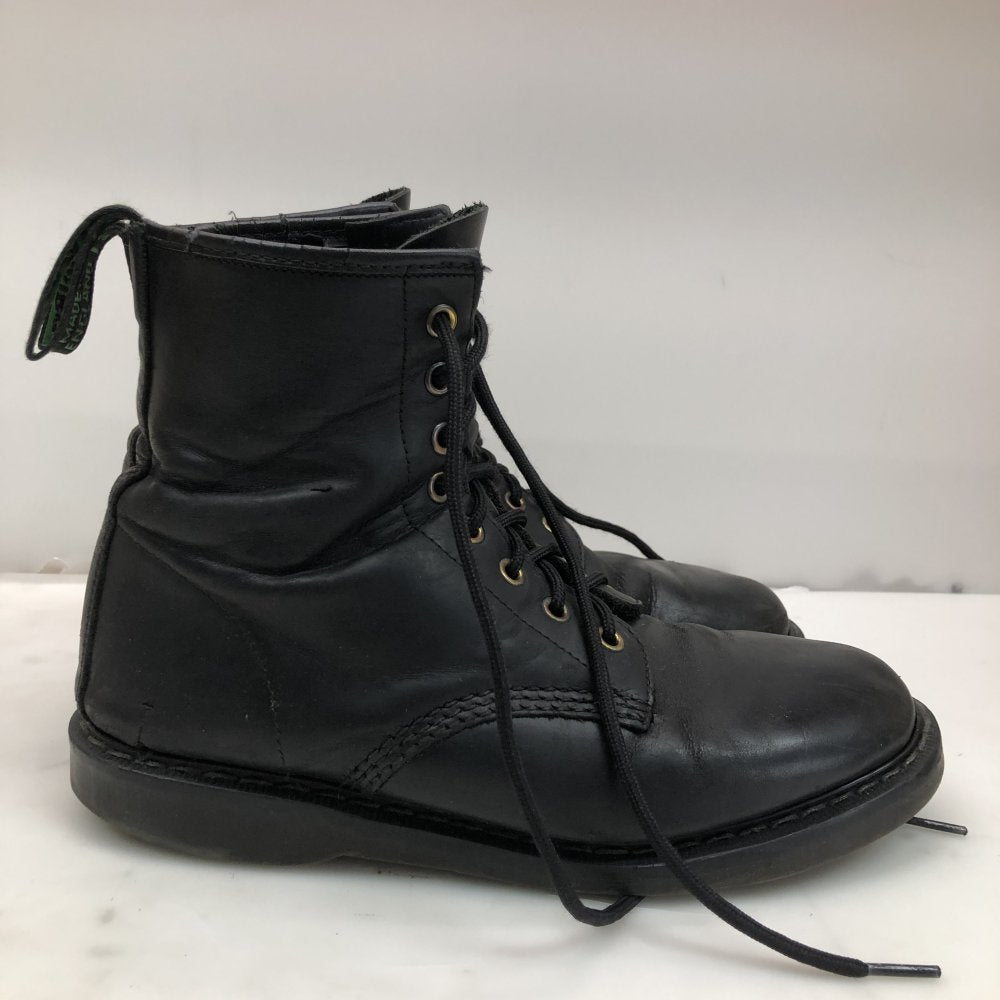 Solovair Black Greasy 8 Eye Boot - UK 8 & Commando Soles