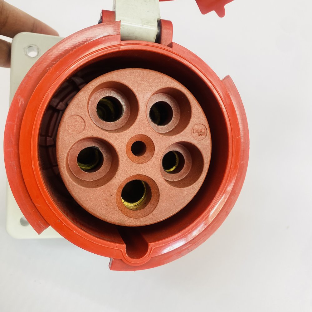 MENNEKES Typ 1461 125A 3P+N+E 240/415V Industrial Wall Inlet Socket (Grade B)