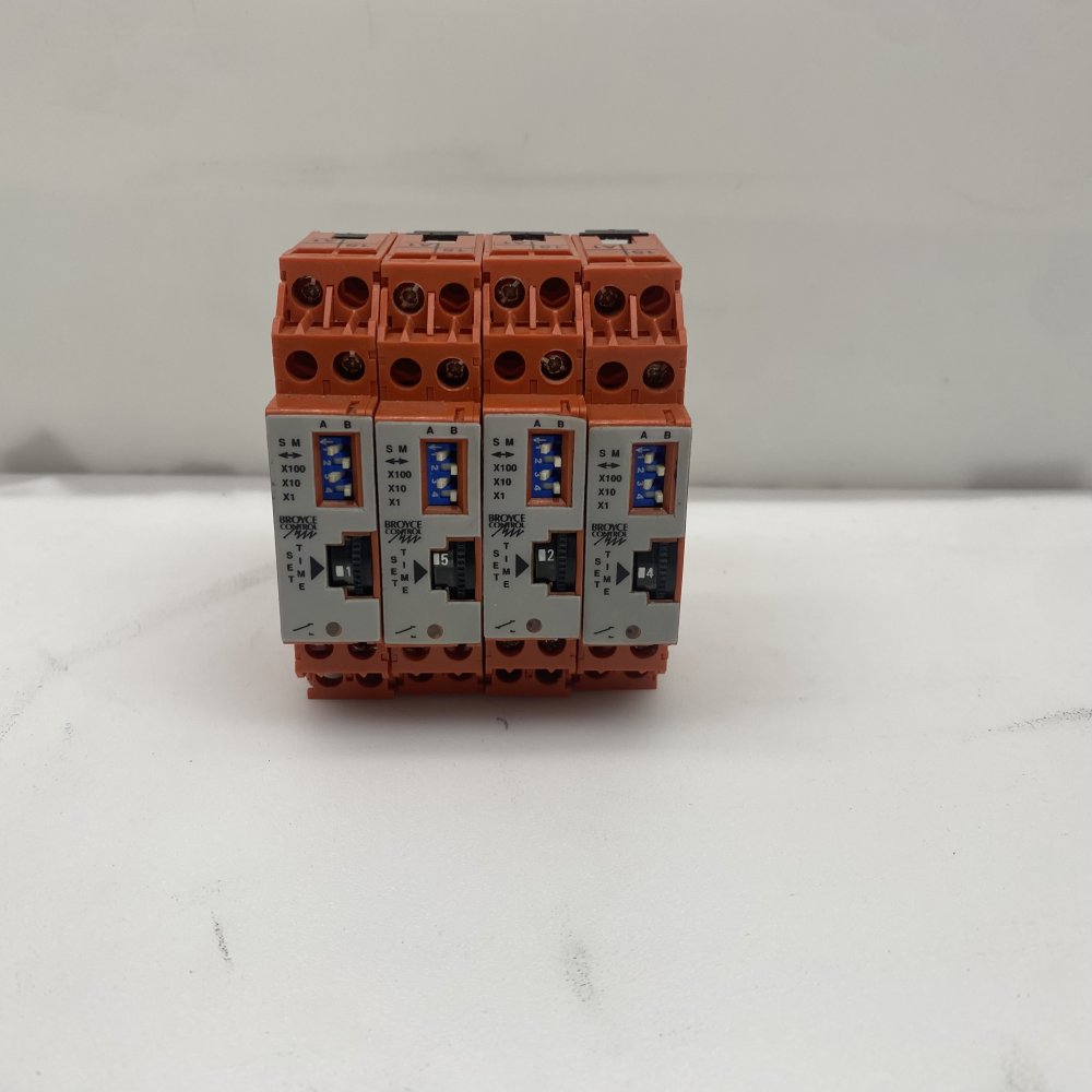 Siemens Circuit Breaker Lot w/ VHN-24200H 24V 200W IP67 Power Supply