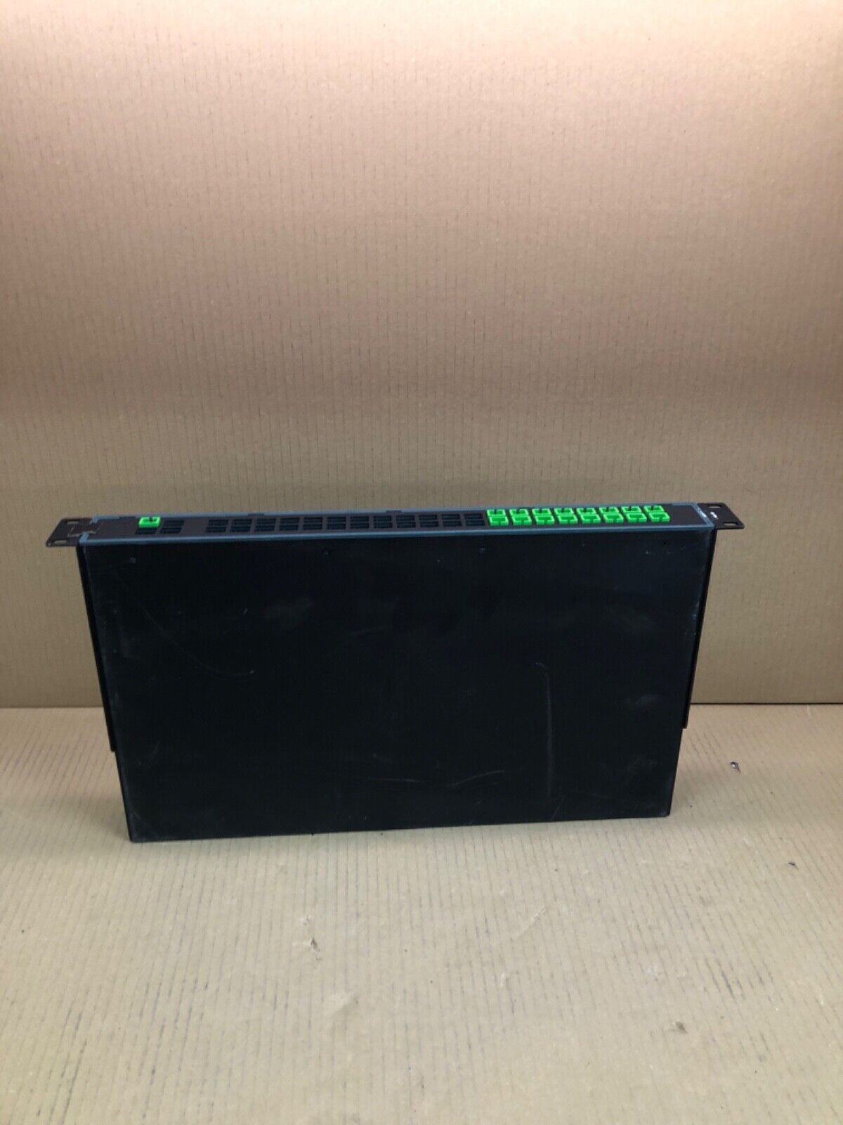 Fiberstore 16-Channel CWDM Demux SC/UPC 1550nm Rack-Mount Multiplexer