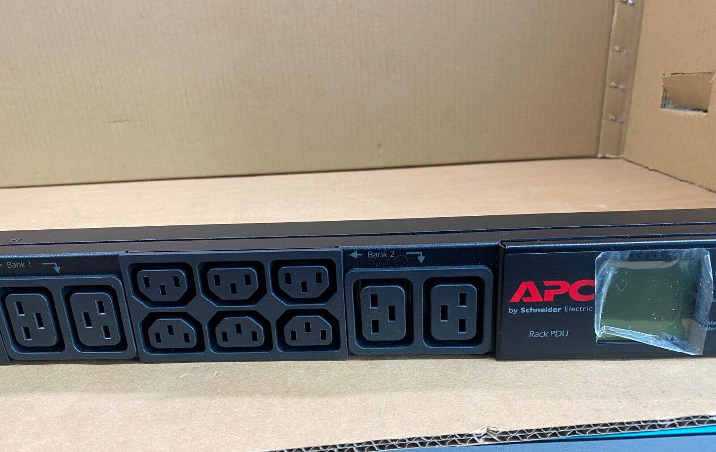 Industrial Metered Rack PDU Schneider APC AP8886 32A 22kW ZeroU 42 Outlets