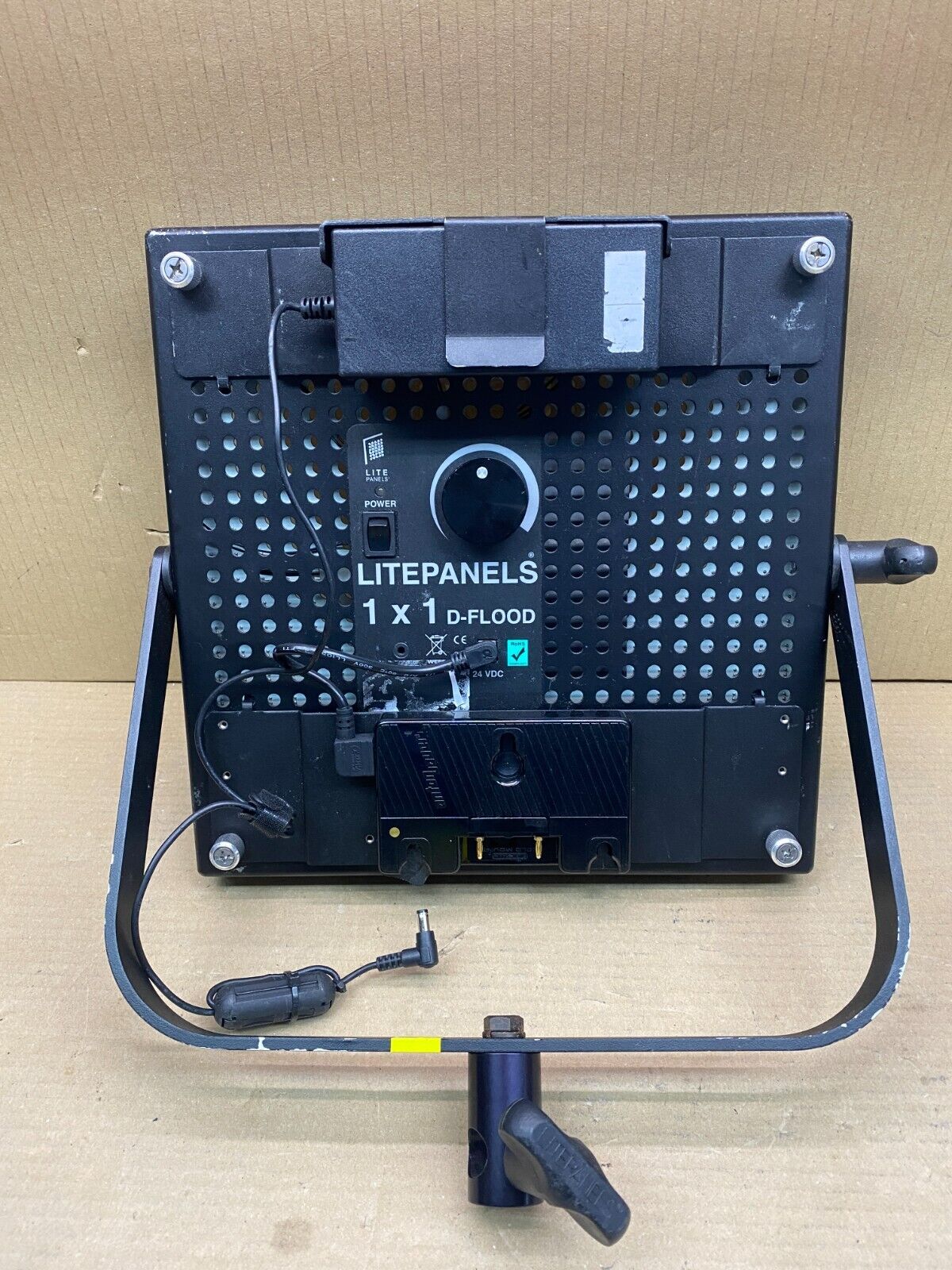 Litepanels 1x1 Flood LED Light 50° 5600K V-Mount Battery Studio Kit