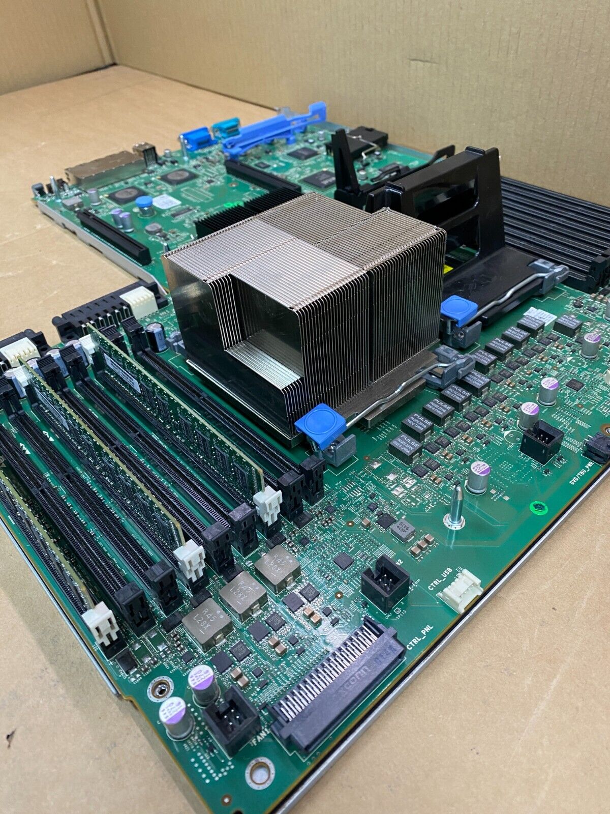 Server Motherboard Dell PowerEdge R710 Xeon E5520 9YY69 RAM Ethernet
