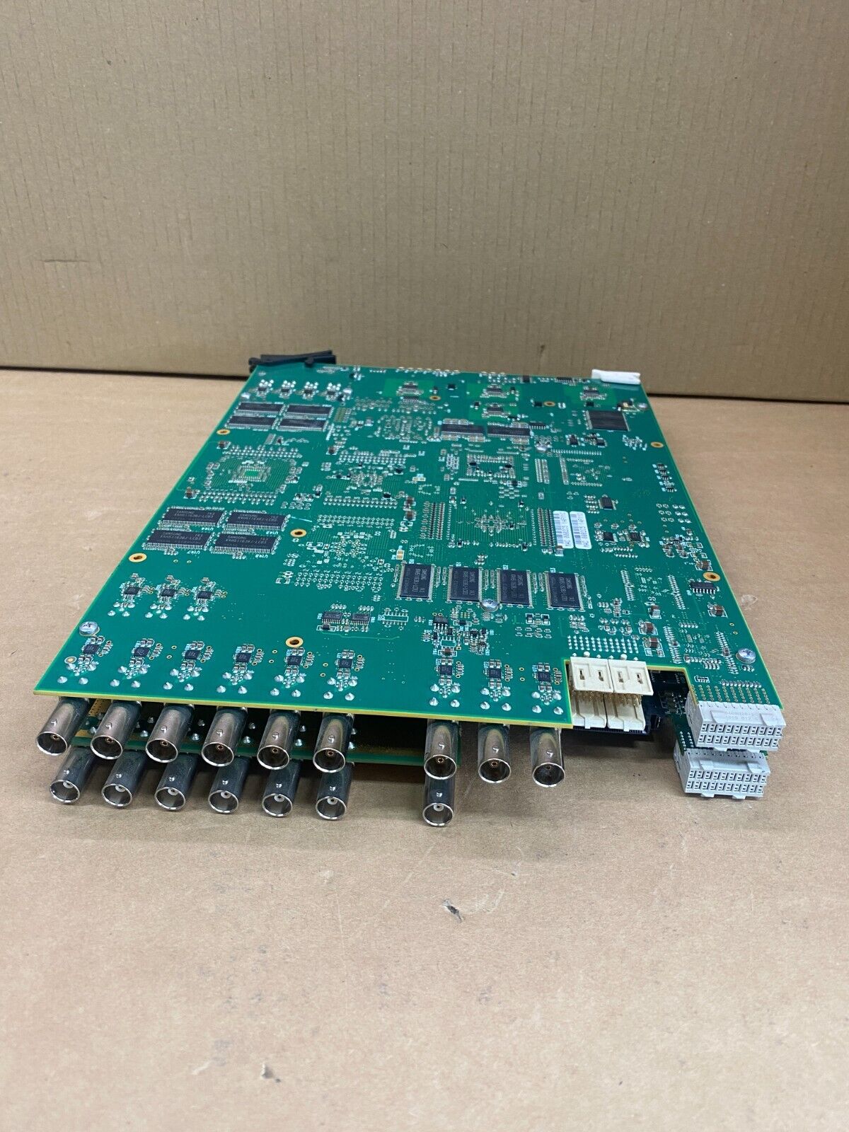 Broadcast Display Processor Evertz 3000MVP-PPMX16-4H4G SDI HDMI Rack-Mount Unit