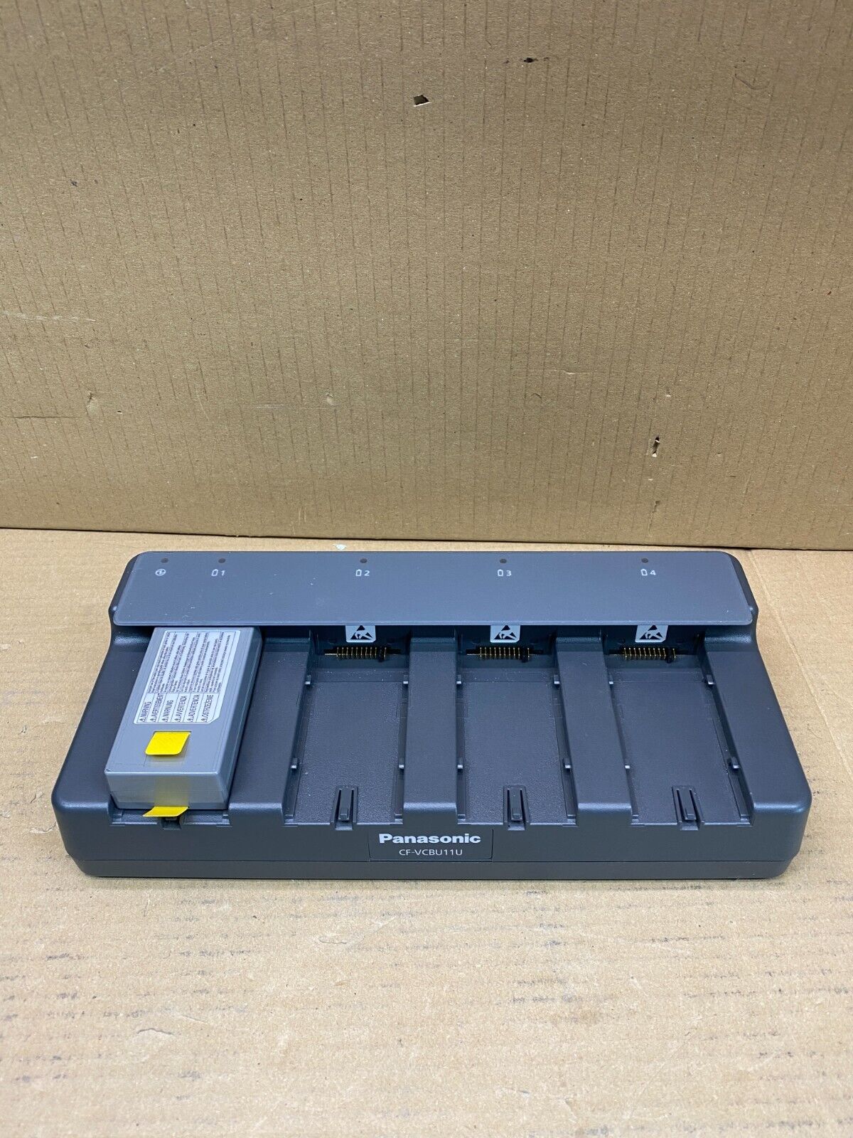 Panasonic Battery Charger Professional , 4 Bay CF-VCBU11U, Rechargeable