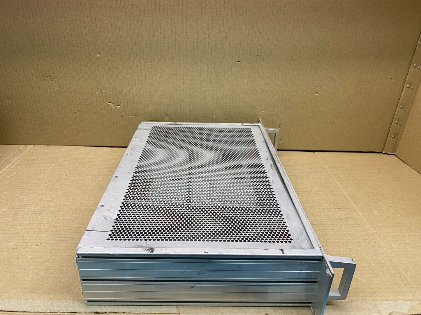 Rack-Mount Monitor 17.3" Full HD -48V DC, HDMI/VGA/SDI Inputs, Pro Use