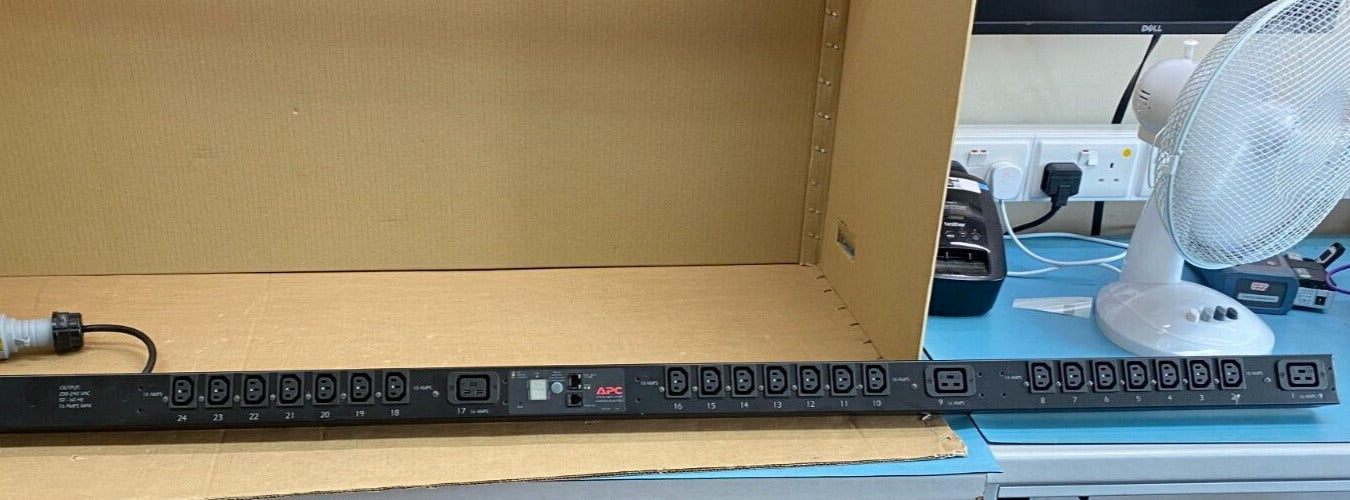 Network Managed Power Distribution Unit 230V Ethernet APC AP7951 24-Outlet