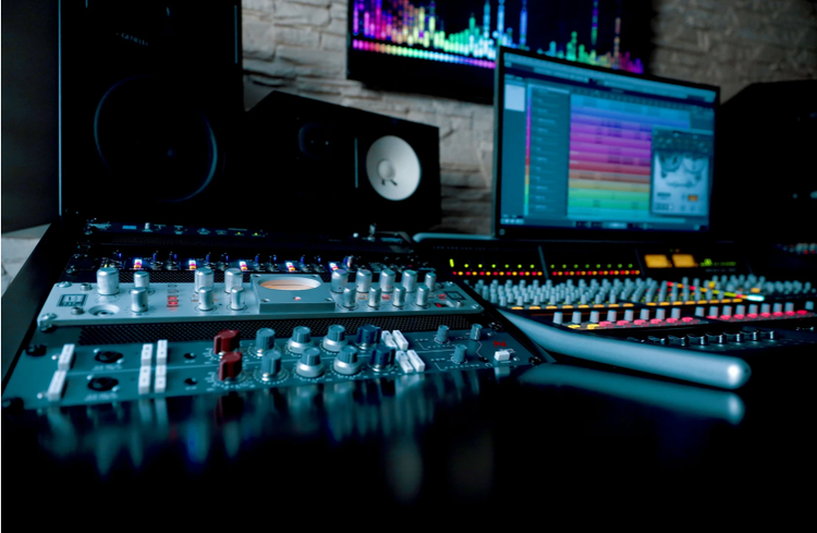 Signal Distribution & Synchronisation