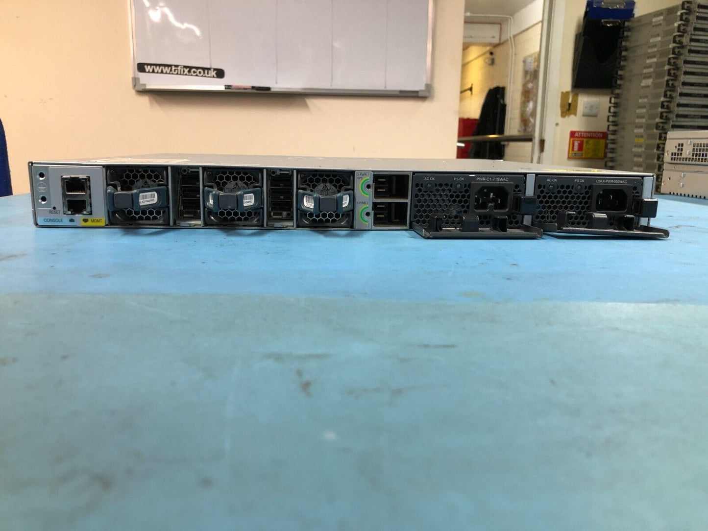 Professional Ethernet Switch Cisco Catalyst 3850 24-Port PoE UPOE, DNA, 10Gbps