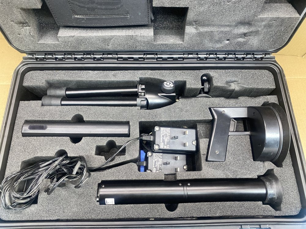 CRT HDTV Colour Analyser PM 5639 Portable PC-Compatible 64x128 LCD Display