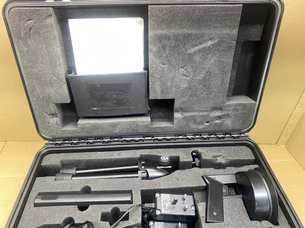 CRT HDTV Colour Analyser PM 5639 Portable PC-Compatible 64x128 LCD Display