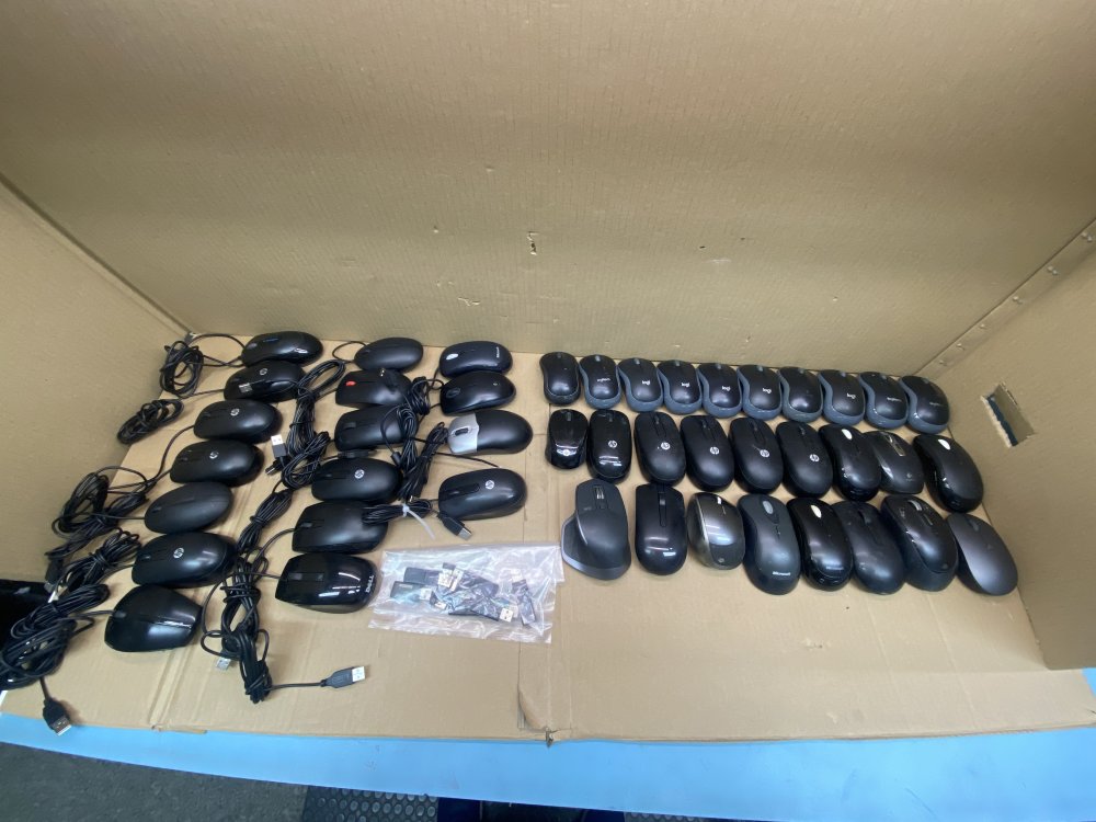 Mixed Wired & Wireless Computer Mice Lot - 44 Logitech, Microsoft, HP