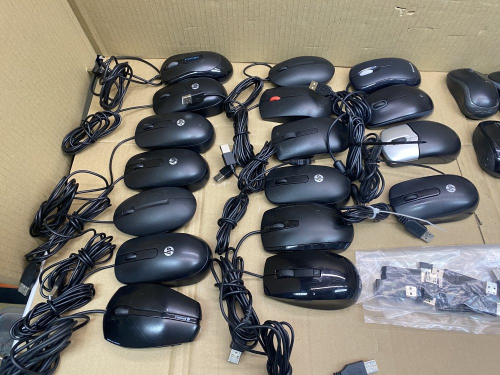 Mixed Wired & Wireless Computer Mice Lot - 44 Logitech, Microsoft, HP