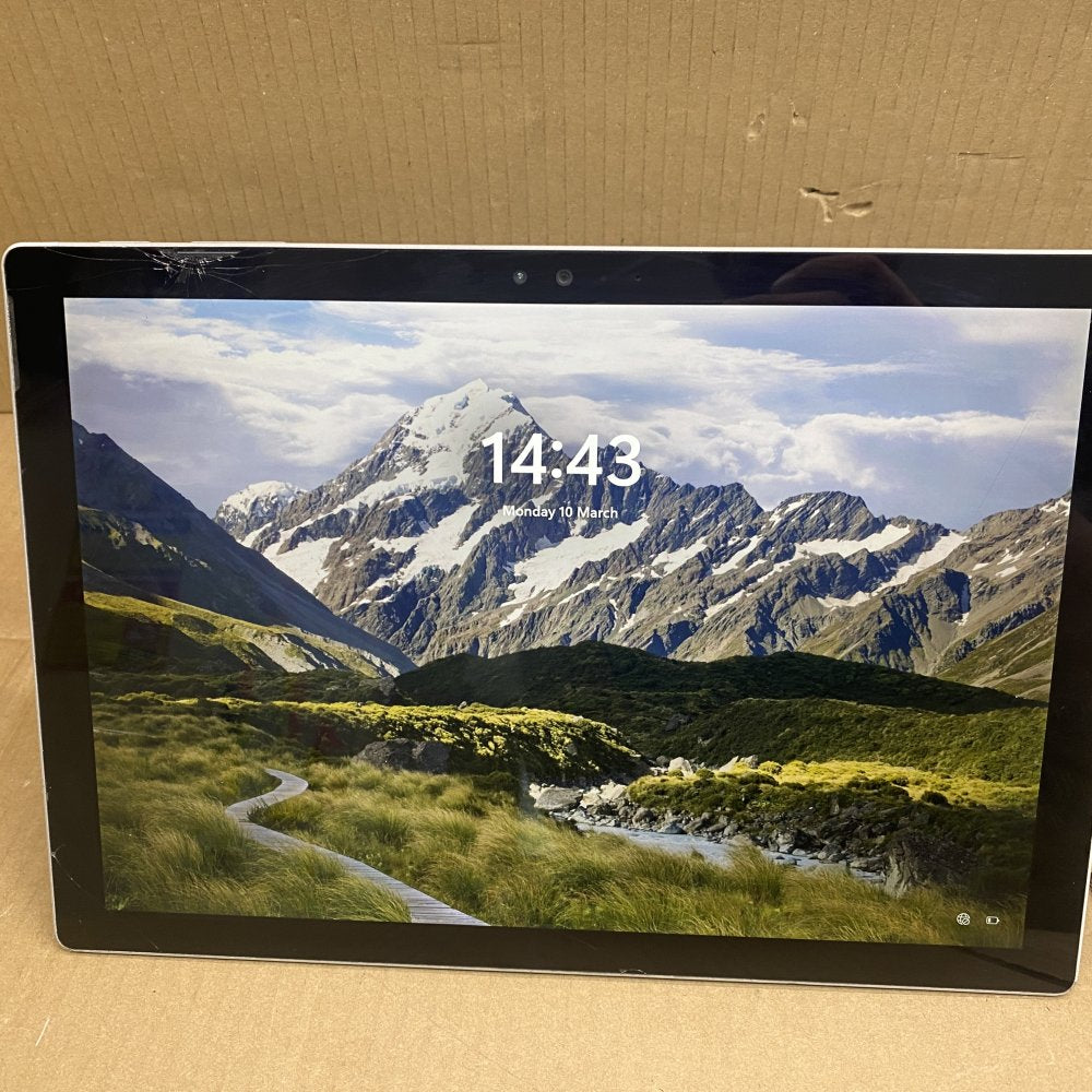 Microsoft Surface Pro 4 i5 256GB SSD 8GB RAM Windows 11 Touchscreen Cracked