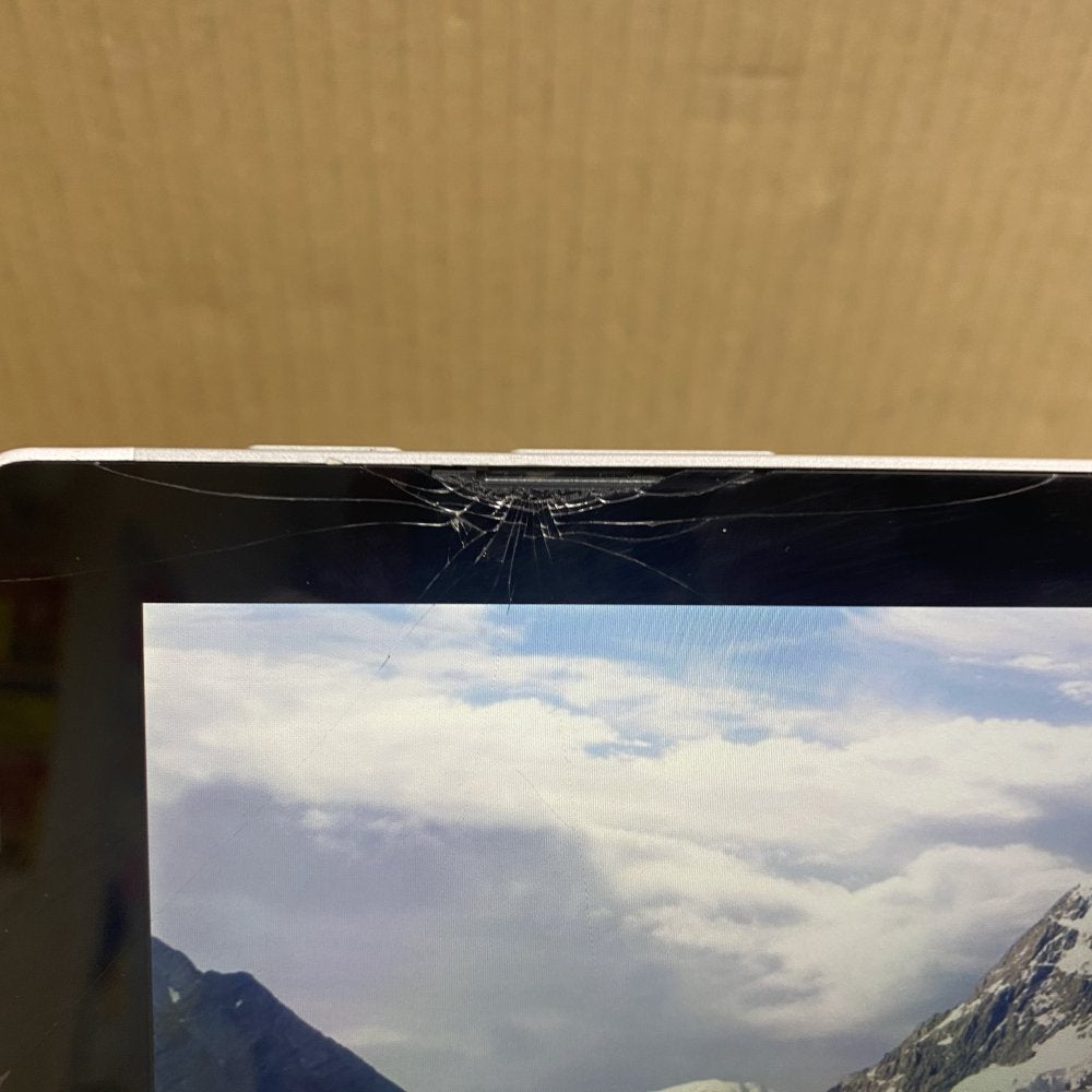 Microsoft Surface Pro 4 i5 256GB SSD 8GB RAM Windows 11 Touchscreen Cracked