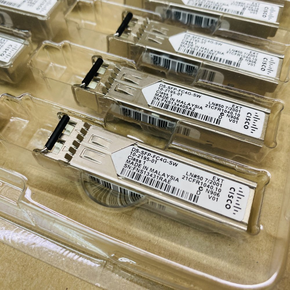 Cisco DS-SFP-FC4G-SW Professional Fiber Channel SFP 4Gbps Bundle