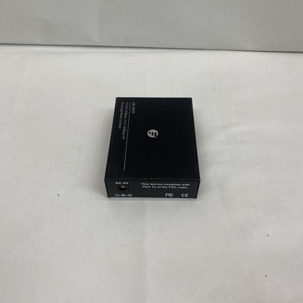 Unmanaged Ethernet Media Converter with Gigabit SFP UM-GASFP