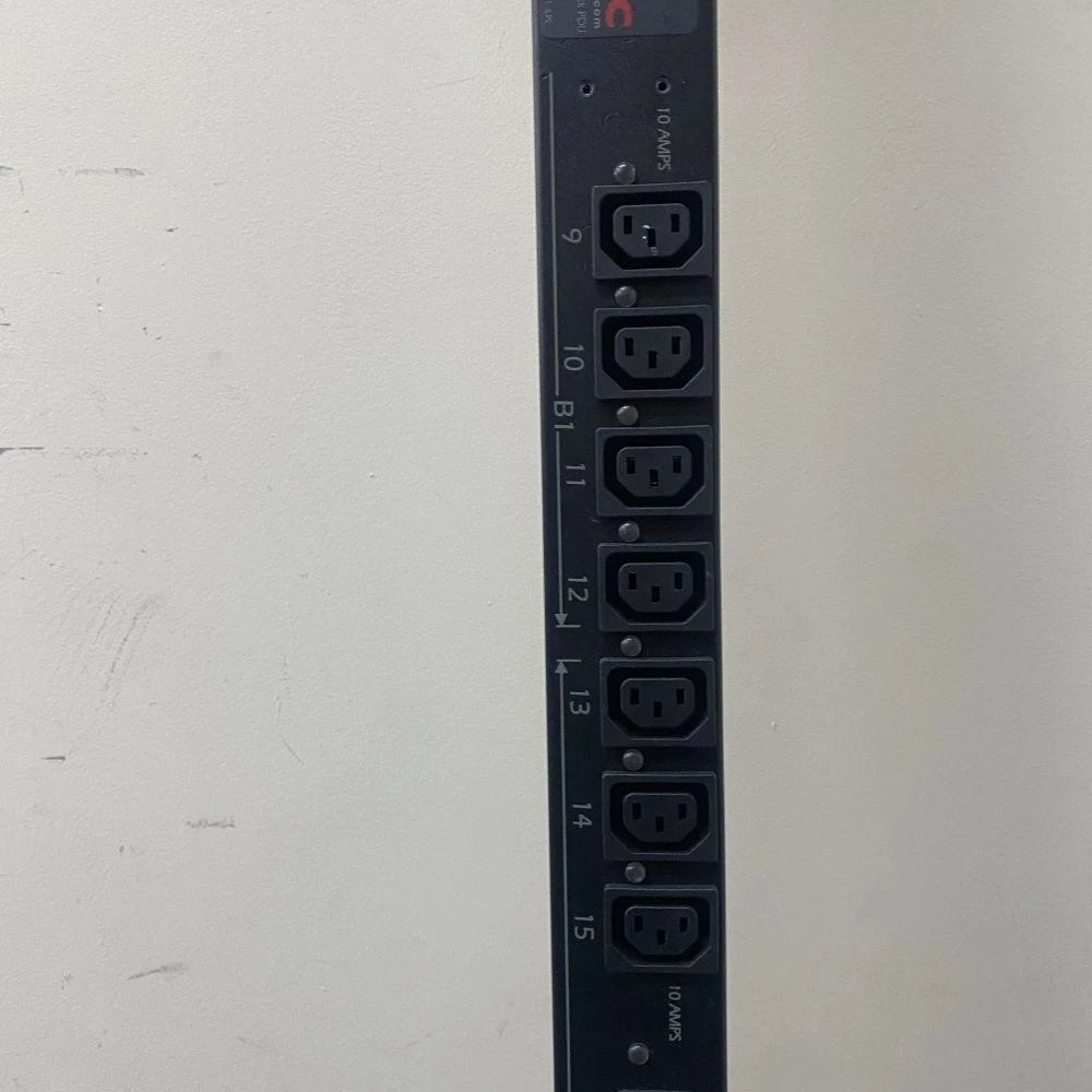 APC AP7953 Switched Metered PDU 32A 230V Rack-Mount 24 Outlets C13/C19