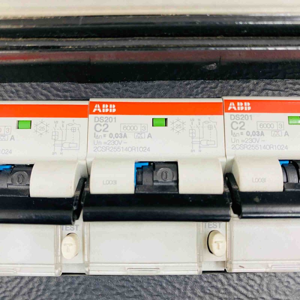 Professional Dual UPS Power Distribution Unit GES 16xMCB 2xGenerator Portable