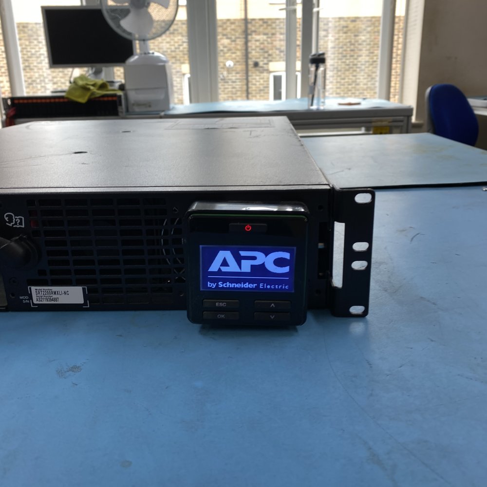 Professional Rackmount UPS APC Smart-UPS SRT2200RMXLI-NC 2.2kVA LCD