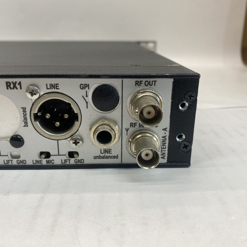 Broadcast Dual True Diversity Receiver Wisycom MRK960 Rack-Mount 4K