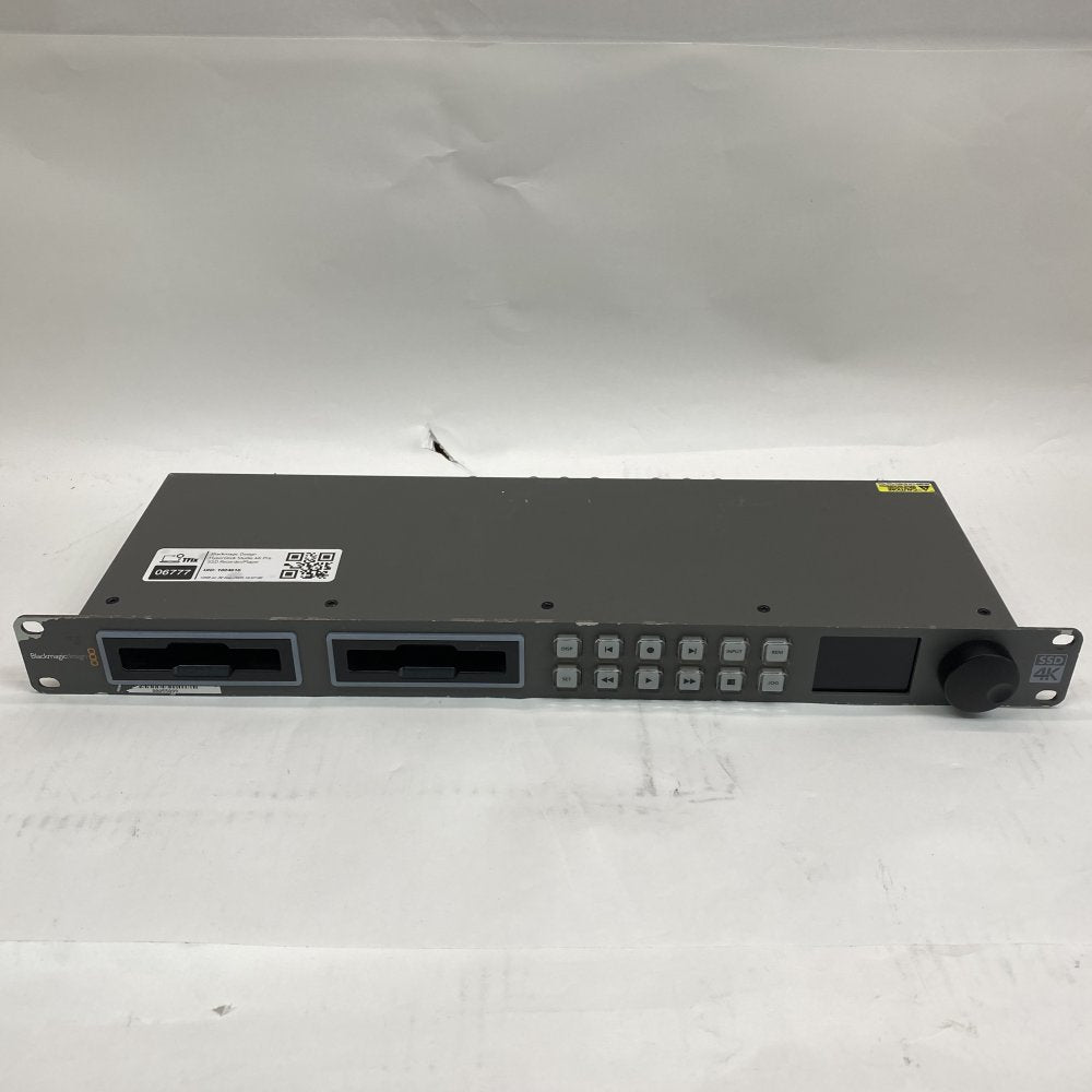 Broadcast 4K SSD Recorder SDI HDMI LAN XLR Blackmagic HyperDeck Studio 4K Pro