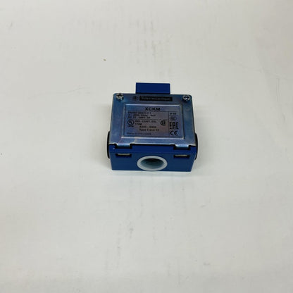 Industrial Limit Switch Enclosure IP66 Type4/12 Telemecanique XCKM 240V 3A