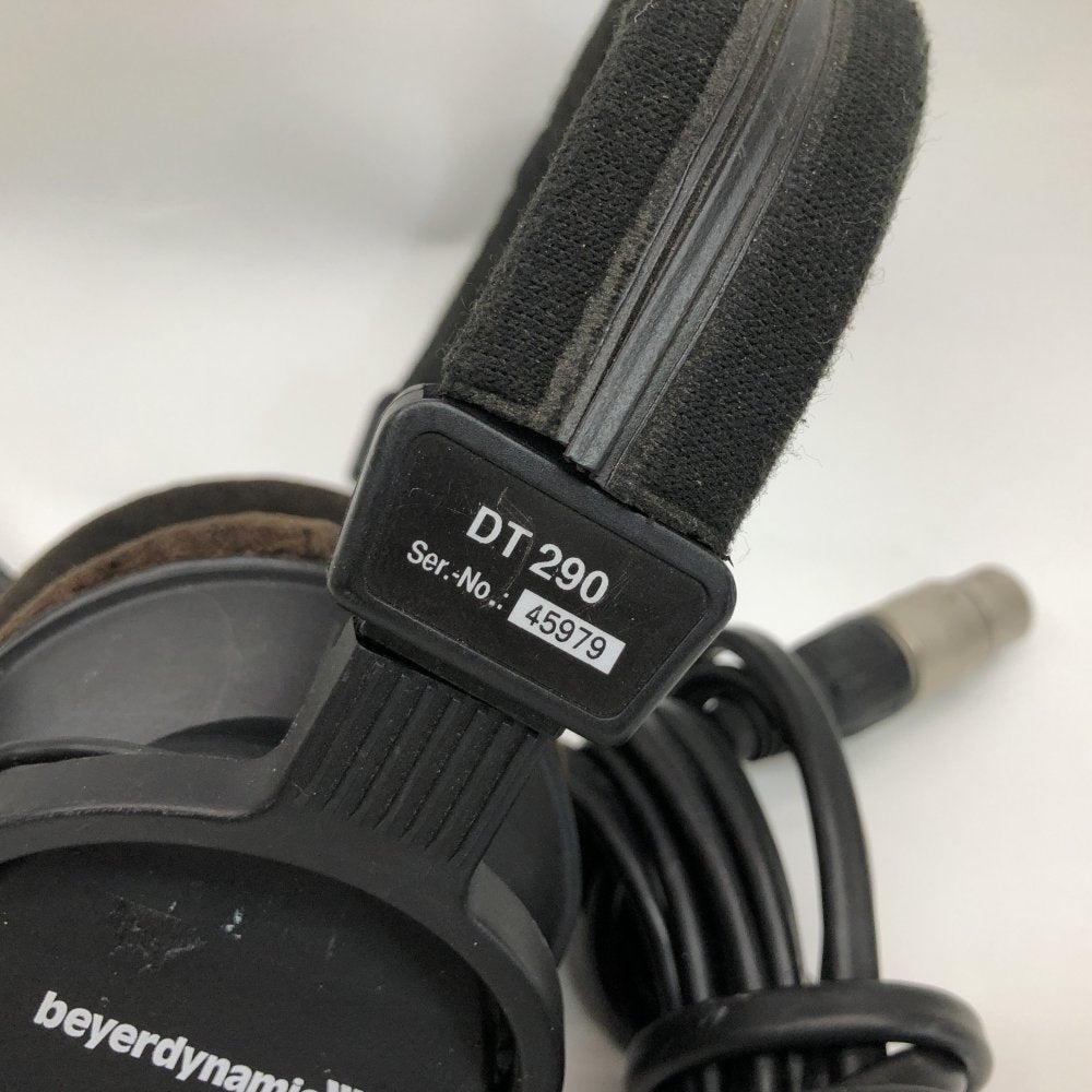 Professional Noise-Canceling Headset Microphone beyerdynamic DT 290 XLR Studio
