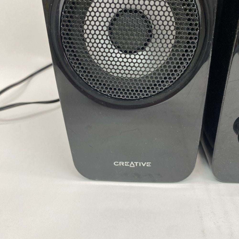 Stereo Desktop Speakers 2.0 Aux 3.5mm DC Powered Creative Inspire T10 Pair