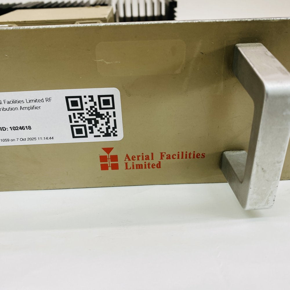 Broadcast RF Distribution Amplifier 4-Way 454-456.2MHz N Aerial TXC-454 Rack