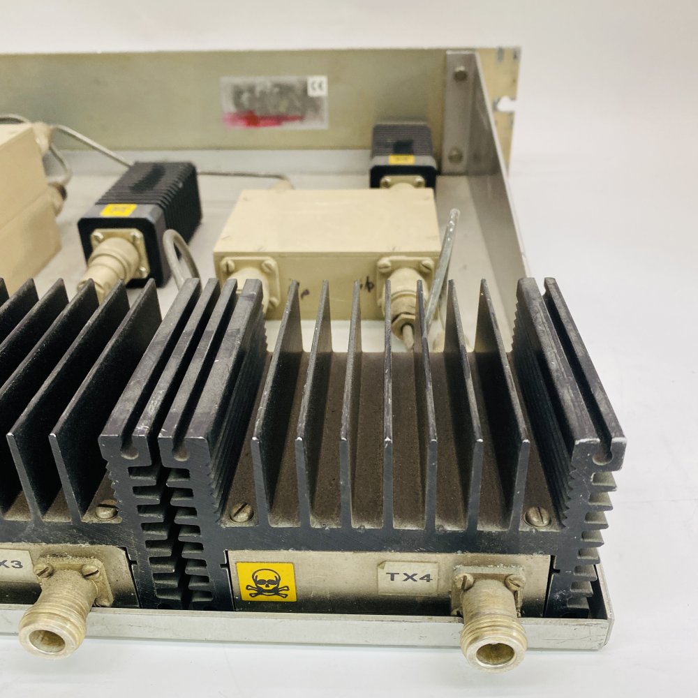 Broadcast RF Distribution Amplifier 4-Way 454-456.2MHz N Aerial TXC-454 Rack