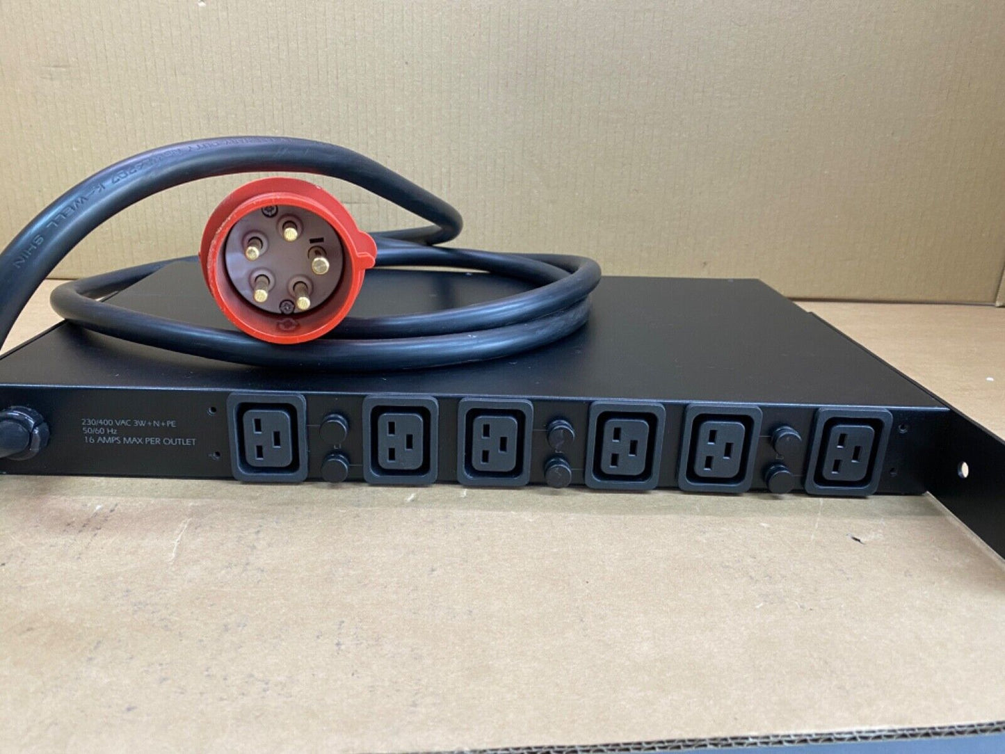 Industrial Power Distribution Unit APC AP7526 24-Outlet 400V Rack-Mount