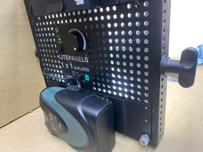 Litepanels 1x1 Flood LED Light 50° 5600K V-Mount Battery Studio Kit