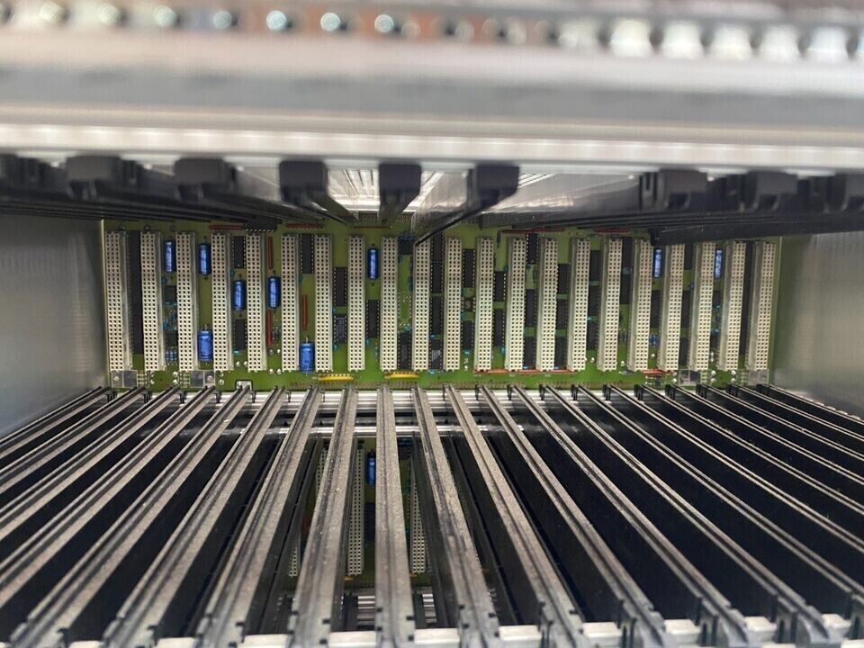 StageTec NEXUS 6U Modular Audio Routing Rackmount Chassis 19\" Used