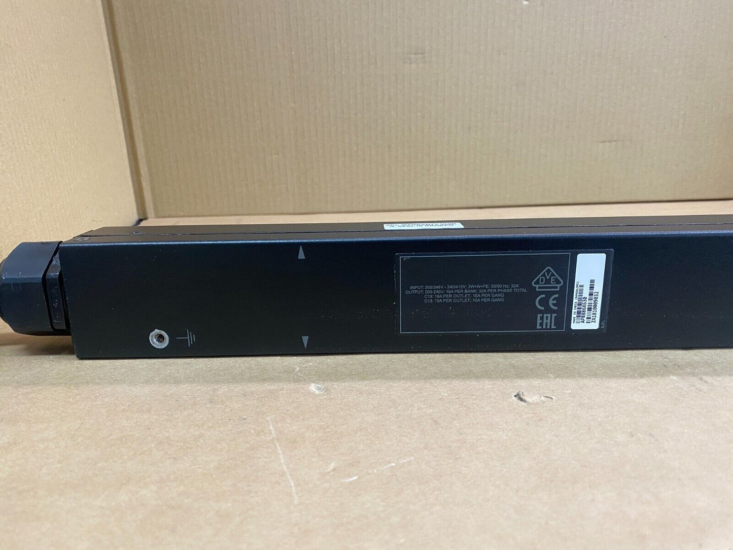 Industrial Metered Rack PDU Schneider APC AP8886 32A 22kW ZeroU 42 Outlets